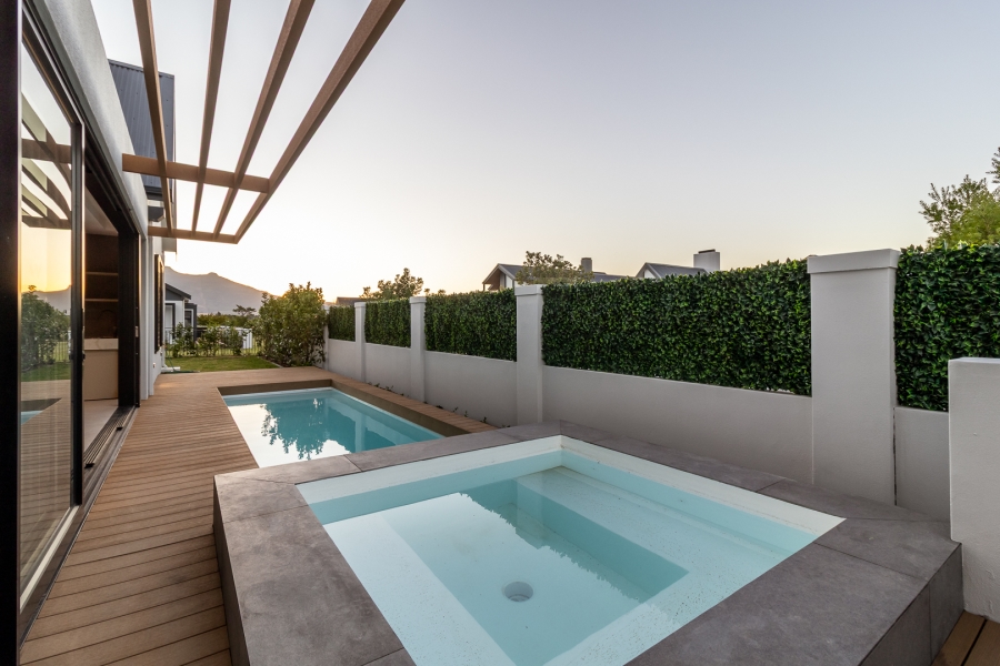 4 Bedroom Property for Sale in Pearl Valley at Val de Vie Western Cape